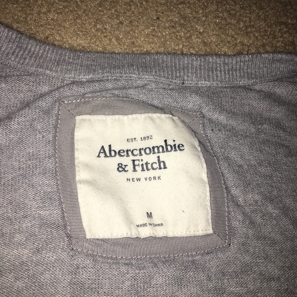 Sweater - Picture 4 of 4